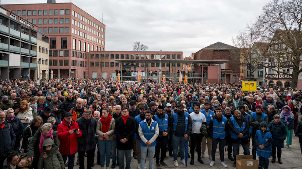Rund 3000 Menschen demonstrierten in Aschaffenburg „gegen Rechts“