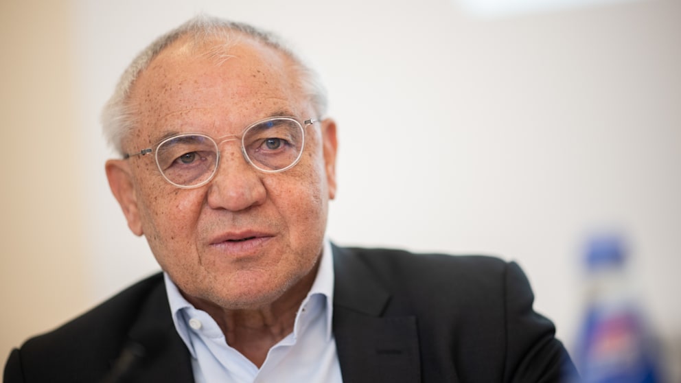Felix Magath (71) äußert sich in einem Sky–Interview zum S04–Pokalsieg 2011. Nur wenige Tage vor dem Finale wurde er entlassen