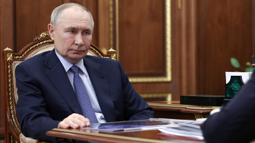 Als gäbe es keinen Gipfel: Kreml-Diktator Wladimir Putin (78) blieb am Donnerstag in Moskau