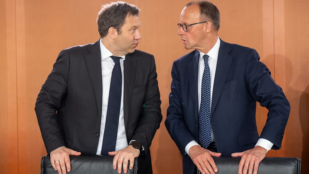 Vize Lars Klingbeil (47) mit Kanzler Friedrich Merz (69)