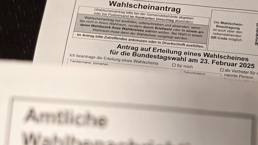 In der Gemeinde Wangerland in Niedersachsen wurden die 7900 Wahlbenachrichtigungen bereits verschickt - aber sie sind fehlerhaft