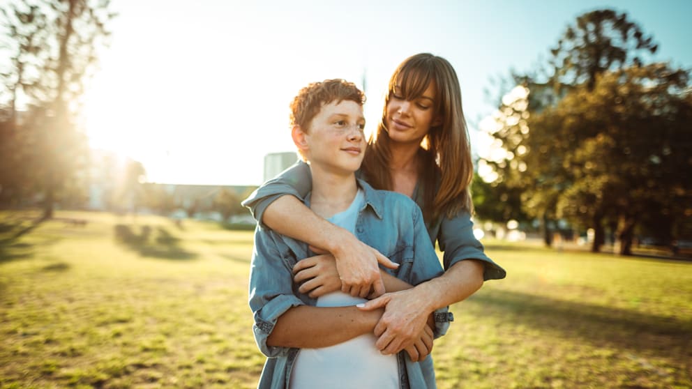 Das Letzte, was Teenager wollen, ist Zeit mit Mama zu verbringen. Umso schwieriger die Frage: Wie schaffe ich es, trotzdem eine gesunde Bindung zu meinem Kind aufzubauen?