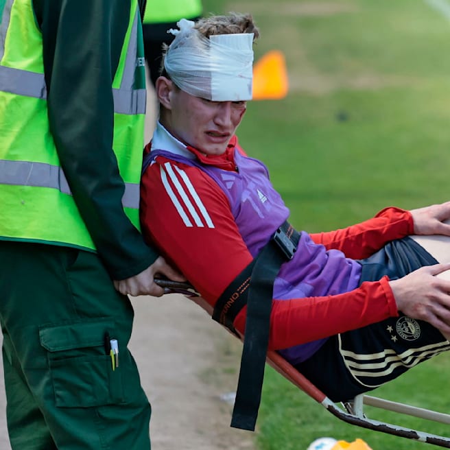 Blut-Skandal in Schottland: Fans werfen Stühle, Spieler am Kopf getroffen