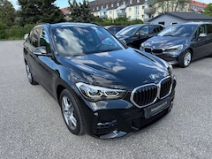 BMW X1 xDrive20d Aut M-Sportpaket / HUD / LEDER /