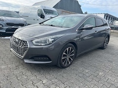 Hyundai i40 Kombi blue 1.7 CRDi DCT Trend