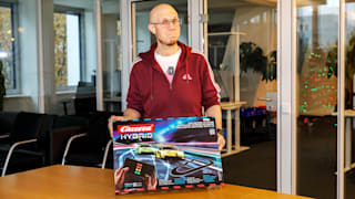 Redakteur Jan Michelsen geht auf die Pole Position für den täglichen Geschenke-Tipp. Das Geschenk mit Highspeed-Garantie!