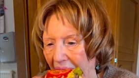 Grete aus Troisdorf: SIE ist die coolste Burger-Oma Deutschlands