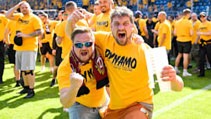 Wilde Party nach Abpfiff: Kommentator feiert Dresden-Aufstieg!