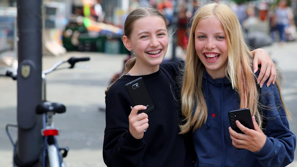 Handys raus! Eltern und Kinder verraten ihre Bildschirmzeit