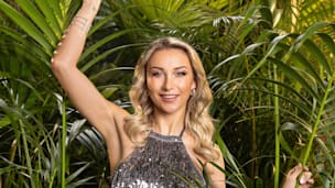Anna-Carina Woitschack:: Von der Bühne in den Busch