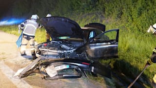 Illegales Autorennen: 380 PS starker Mercedes überschlägt sich auf A8