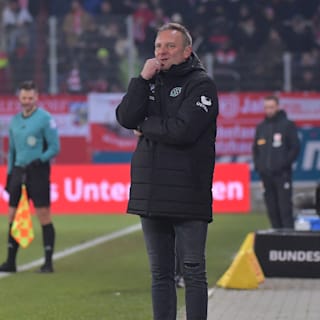 2. Liga: Hannover 96 siegt 1:0 in Regensburg